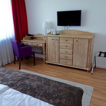 Stadthotel Langenfeld Лангенфелд Екстериор снимка