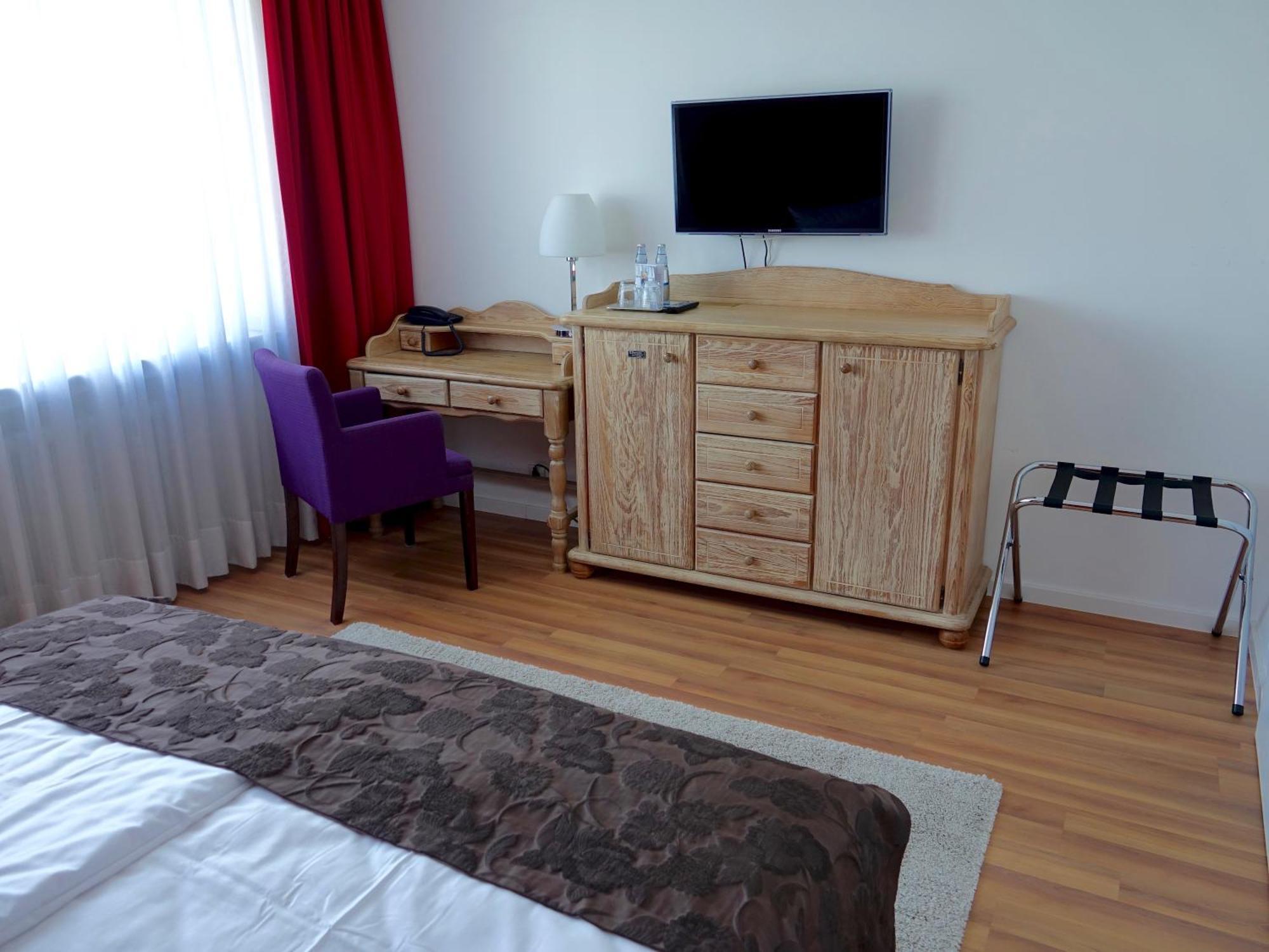 Stadthotel Langenfeld Лангенфелд Екстериор снимка